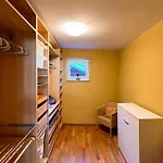 Exklusives Conradshoeh Mit Sauna Und Terrasse